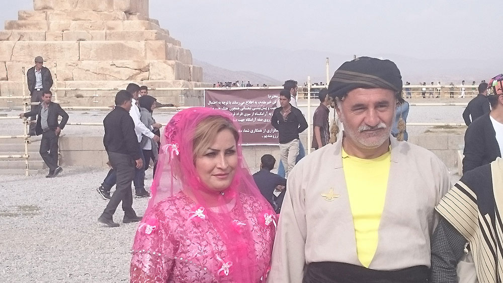 غیور مرد کرد به همراه بانو مهربانش