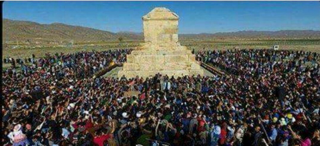 سال نو مقبره کورش بزرگ