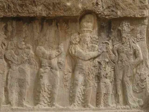 تاجگزاری نرسی