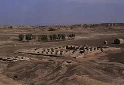 يكي از بناهاي دهانه غلامان