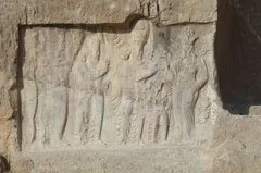 تاجگذاری نرسی؛ نقش رستم