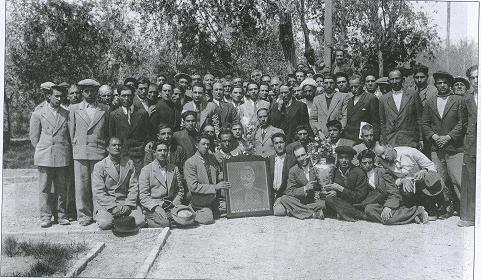 اعضای فرقه دموکرات آذربایجان به همراه عکس استالین