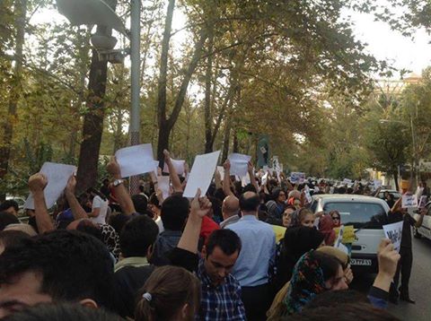 تجمع ایرانیان مقابل دفتر سازمان ملل متحد برای حمایت از کوبانی شعار های مردم: ایرانشهر یکپارچه هست مرگ بر اردوغان مرگ بر ترکیه