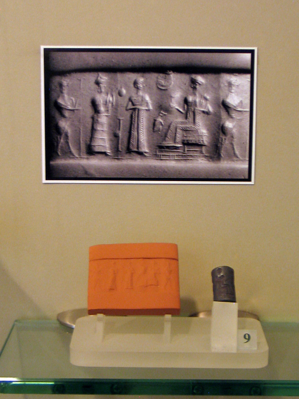 موزه مقدم تهران- آثار ایلامی- مهر استوانه ای - هزاره سوم پیش از میلاد 